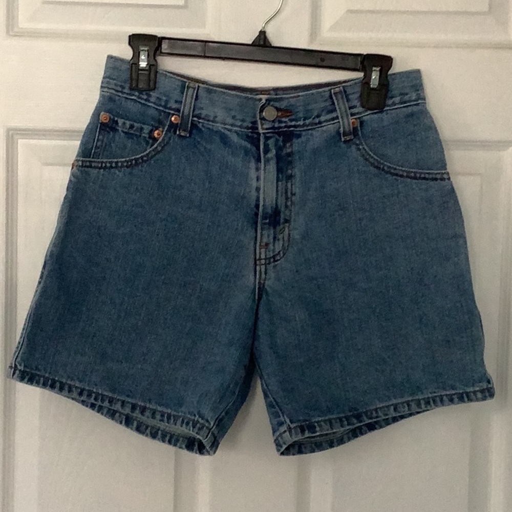 Misses Levi’s Shorts